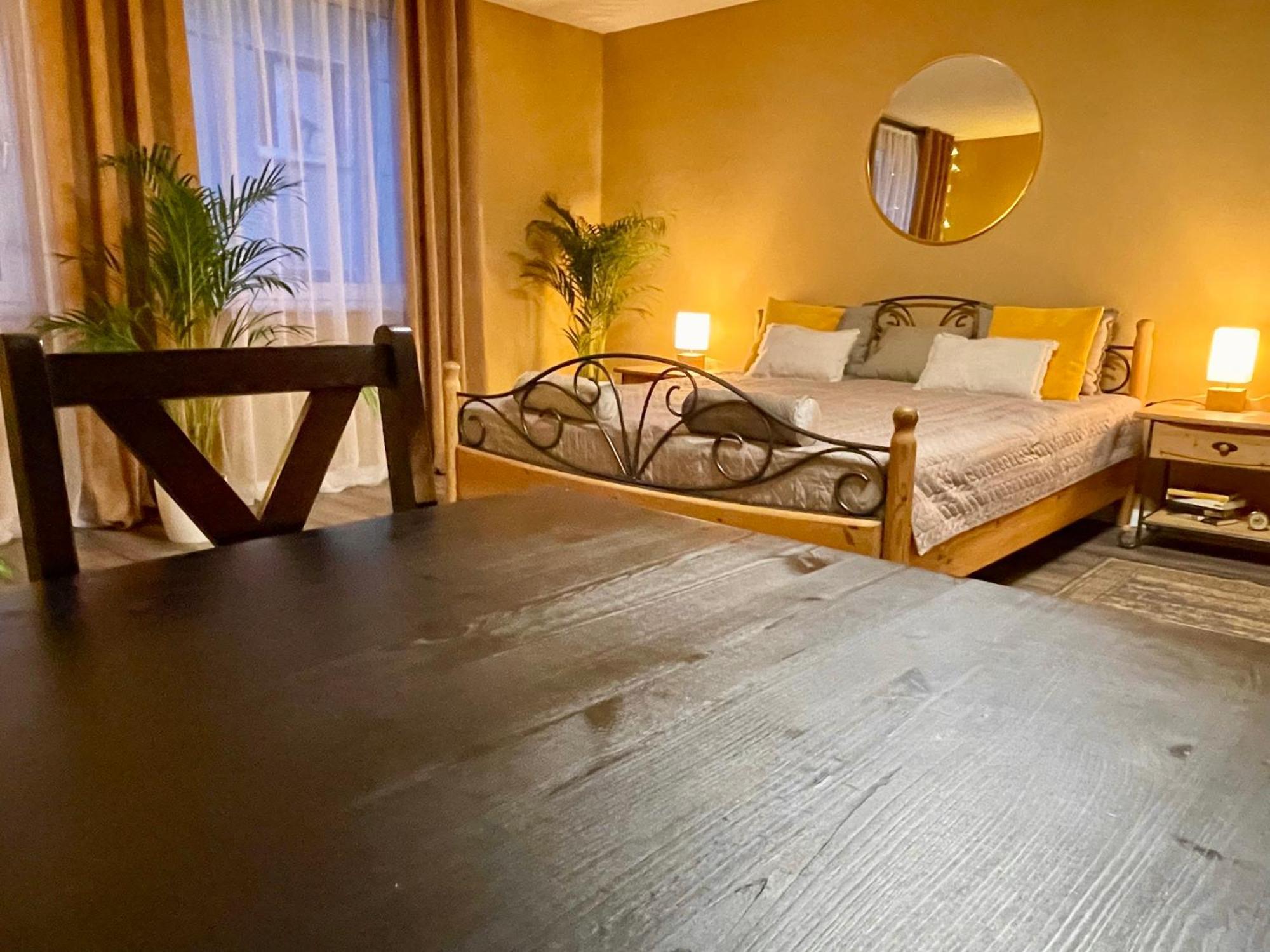 Apartment Terracotta - Zentral, Parken, Netflix, Kontaktloses Einchecken, Kingsize-bett *